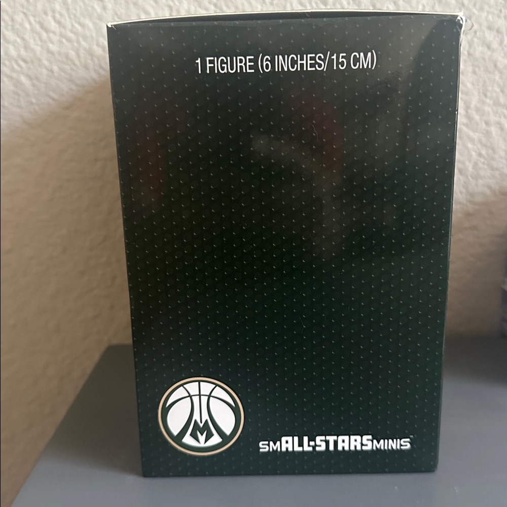 All-Star minis Giannis Antetokounmpo figure. Brand new in box - Picture 2 of 4